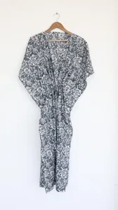 Vestido Kaftan Maxi con Estampado Floral en Bloques Grises Estilo Boho Chic, Cuello en V, Corte Holgado, Algodón, Informal, para Vacaciones y Playa - Product Image 6