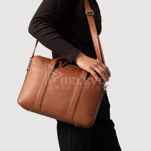 Sac bandoulière 3-en-1 en cuir véritable, personnalisable avec logo, faible MOQ, marque privée, sac à main convertible pour femme - Product Image 5