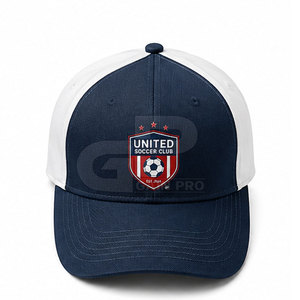 Kit promocional personalizado para aficionados al fútbol con camiseta, gorra y bufanda con diseño de balón de fútbol, ideal para promociones deportivas y la fidelización de aficionados. - Product Image 4