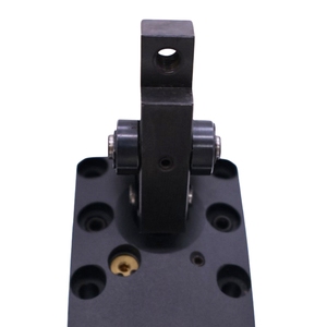 Cylindre de serrage hydraulique Flowtek VTC-32D à montage sur bride supérieure pour dispositif hydraulique CNC et automatisation de la préhension des pièces - Product Image 2