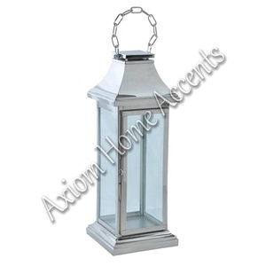 Juego de farolillos de velas navideñas de lujo, decoración hecha a mano para cada ajuste, diseño moderno de Axiom Home Accents - Product Image 1