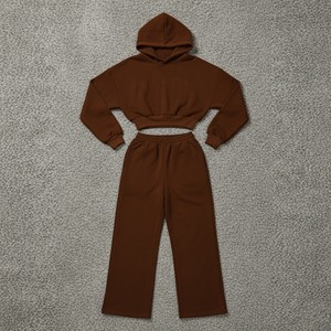 Ensemble 2 pièces streetwear OEM de haute qualité pour femme : sweat à capuche court et pantalon ample en coton 100% brodé de dentelle, style vintage et délavé pour l'hiver - Product Image 3