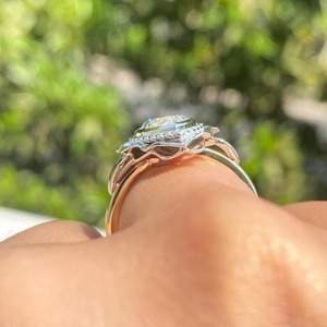Anillo de compromiso con diamante cultivado en laboratorio Marquise, anillo de boda con bisel de cuerda vintage, anillo artesanal de estilo antiguo. - Product Image 3
