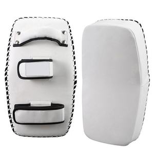 Pads de frappe thaïlandais en cuir PU de haute qualité pour l'entraînement de boxe, MMA et karaté, avec impression de logo personnalisée - Product Image 1