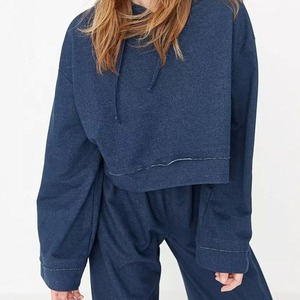 Conjunto de 2 piezas de ropa urbana informal de invierno vintage con logotipo personalizado para mujer, sudadera con capucha corta 100% algodón, chándal holgado y amplio. - Product Image 4