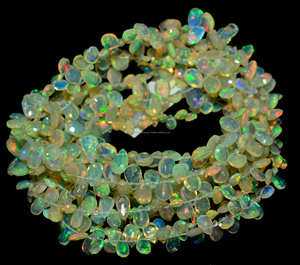 Pierre d'opale éthiopienne naturelle en forme de poire 4x4 à 9x5mm perles à facettes perles multicolores utilisation de pierre pour la fabrication de bijoux - Product Image 1