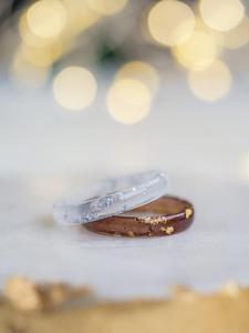 MN EXPORTS Anillo de Resina con Banda Lisa, Diseño Geométrico Moderno, Anillos de Boda Cristianos, Joyería Unisex para Uso Diario, Personalizable - Product Image 3