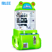 Mini machine à poupée bon marché d'usine jeu d'arcade à pièces petite machine à grue à griffes mini machine à griffes pour enfants