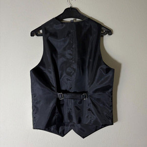 เสื้อกั๊กทาร์ทันสีแดงแมคเคนซีแบบสก็อตแฮนด์เมดขายดีที่สุด ชุดเสื้อกั๊กผู้ชายลายตารางหมากรุก ผลิตภัณฑ์จากโรงงาน - Product Image 6