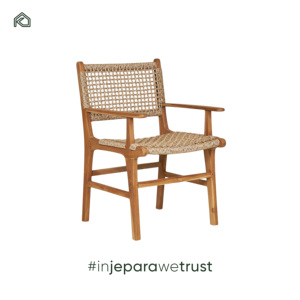 Chaise de salle à manger d'extérieur moderne et durable en teck, fauteuil de patio à faible entretien avec accents en rotin et bois massif, confortable pour hôtel - Hinata - Product Image 1