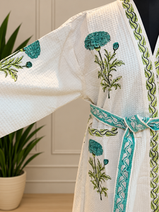 Peignoir Kimono en Coton Imprimé à la Main Motif Floral Marigold Col en V pour Femme et Homme, Robe de Spa, Vêtement Décontracté, Tenue de Salon d'Hôtel, Vente en Gros - Product Image 6