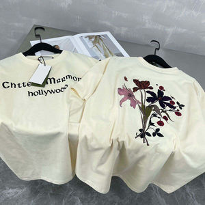 T-shirts unisexes de luxe à imprimé floral tendance, de qualité supérieure et à prix raisonnable, en promotion. - Product Image 2