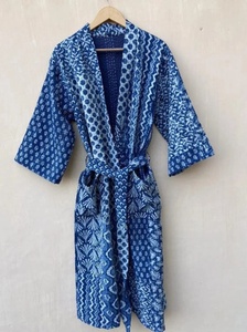 Veste Kimono Vintage Kantha fait à la main Robe de Bohème Vêtements pour femmes Robe pour femmes - Product Image 3