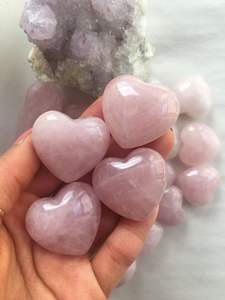 Piedra de Corazón de Cuarzo Rosa, Cristal Natural Curativo, Piedra de Palma en Forma de Corazón de Aameena Agate - Product Image 2