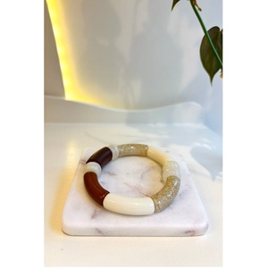 Pulsera de Resina Hecha a Mano de Primera Calidad con Patrón de Espiral Único, Elegante Pieza de Joyería para Mujer y Regalo - Product Image 3