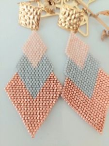 Boucles d'oreilles perlées à emballage sécurisé, prêtes à offrir, finition lisse, prix usine en gros - Product Image 6