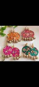 Shubh y Labh Artesanal de Alta Calidad con Diseño Moderno Delicado y Cuentas Blancas Únicamente Elaboradas para la Decoración del Hogar en Diwali - Product Image 3