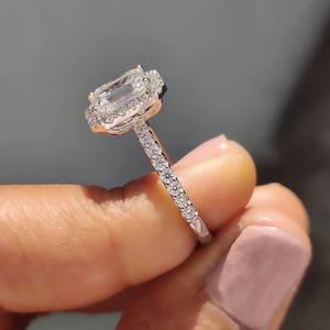 Anillo Clásico Halo con Moissanita Corte Esmeralda de 1.5CT, Brillante, Plata de Ley 925 Original, Regalo de Aniversario o Promesa para Amigos - Product Image 5