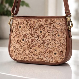 Sac à bandoulière en cuir véritable pour femmes, sac à main artisanal à fleurs en relief, sac bandoulière avec sangle réglable - Product Image 4