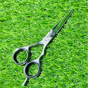 Ciseaux de barbier professionnels en acier inoxydable de qualité supérieure pour une coupe de cheveux de précision en salon, coiffage, effilage et mise en forme, ultra-affûtés - Product Image 1