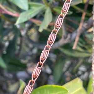 Bracelet en cuivre moderne élégant fait à la main pour femmes, cuivre pur pour soulager la douleur et le stress, ajustement réglable - Product Image 1