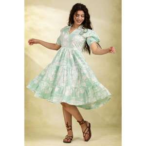 Robe Courte Florale Vert Menthe à Manches Bouffantes et Volants, Style Cottagecore Décontracté pour Femme, Fluide et Écologique, Taille Naturelle - Product Image 1