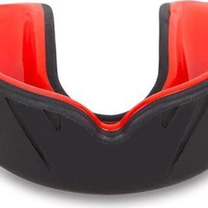 Protège-dents de boxe de qualité supérieure pour adultes avec logo personnalisé - Conception OEM sur mesure en émulsion souple noire et rouge, fabriqué au Pakistan - Product Image 6