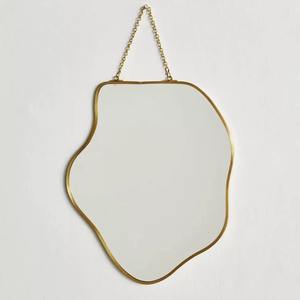 Un miroir métallique élégant transforme les murs vides en points focal captivants, pleins de reflets et de profondeur. - Product Image 6