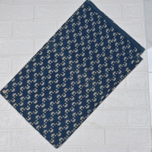 Tissu en coton indigo biologique fait main, style Kalamkari, avec imprimé floral, pour Kurtis, robes, coussins, draps de lit - Product Image 1