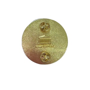 Broches en métal émaillé personnalisées avec finition nickel noir, or, argent, cuivre, paillettes et émail transparent - Product Image 1