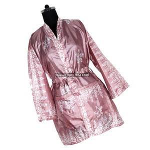 KS013 Hermosa Chaqueta Floral de Seda Vintage, Estilo Bohemio, Corta, Hecha a Mano, con Cierre de Cinturón, Kimono Corto de Sari Vintage - Product Image 4