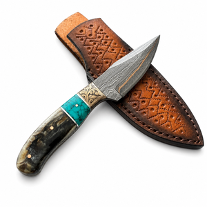 Cuchillo de combate, caza y camping hecho a mano de acero de Damasco y cobre, con mango de cuerno de carnero, bolster de latón grabado, funda de cuero, punta caída, OEM - Product Image 1