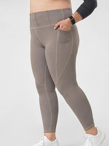 Leggings de yoga taille haute grande taille avec poches, coutures contrastées, couleur unie, en Spandex et Nylon - Product Image 2