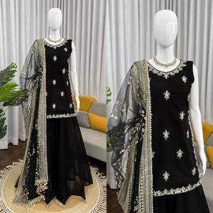 Ensemble prêt-à-porter entièrement cousu en faux georgette avec haut orné de fils de créateur et de broderies complexes, pantalon palazzo et dupatta. - Product Image 4