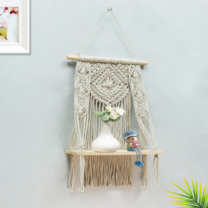 Precioso Adorno de Pared Circular de Macramé con Borlas Color Ámbar, Diseño Contemporáneo que Infunde un Cálido Ambiente del Desierto Decoración para el Hogar Disponible - Product Image 6