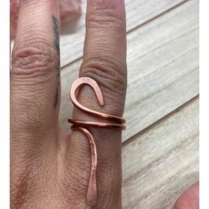Attractive Copper Ring <b>Accessory</b> Designed For Fashion Retailers Jewelry Enthusiasts And Everyday Styling Needs - Product Image 4