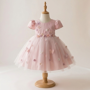 Robe de soirée Tutupetti Vietnam faite à la main en satin rose élégante, à manches bouffantes, longueur genou, pour filles, idéale pour un anniversaire - Product Image 1