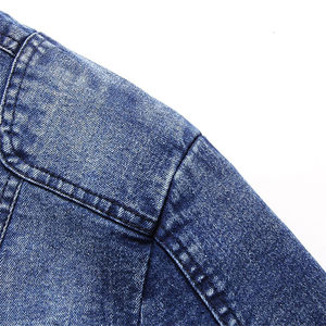 Chaqueta vaquera de corte holgado de producción OEM en estilo clásico azul para cadenas minoristas - Product Image 5