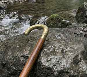 Bastón Plegable de Latón Personalizado con Mango de Latón Grabado, Bastón de Madera Hecho a Mano en Estilo Steampunk, Regalo para Uso Diario - Product Image 4