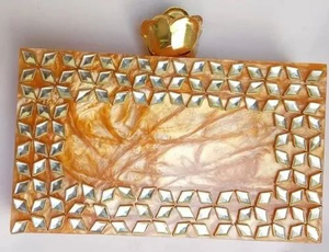 กระเป๋าคลัทช์เรซิ่นเพ้นท์มือรักษ์โลก ดีไซน์ใหม่ล่าสุด สไตล์โบโฮ FAIZA CRAFT - Product Image 5