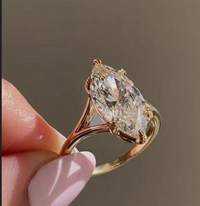 Bague de fiançailles en or 14 carats avec diamant de laboratoire de qualité VVS1, taille marquise, 3 carats, magnifique, cadeau d'anniversaire - Product Image 1