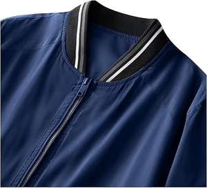 Chaqueta Bomber Gris para Hombre, Casual, con Cierre Frontal, Color Sólido, Cuello Camisero, Poliéster, para Otoño - Product Image 4