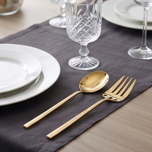 Ensemble de cuillères et fourchettes plaquées or, couverts modernes pour les événements de mariage, lavables au lave-vaisselle, en métal. - Product Image 4