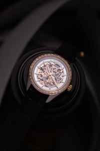 นาฬิกาข้อมือผู้ชาย รุ่น Round Alexander Ferros 9261D-02 สายสแตนเลส ตัวเรือนสแตนเลส หน้าปัดแซฟไฟร์ กันน้ำ ระบบจักรกล ออโตเมติก แฟชั่น อนาล็อก - Product Image 2