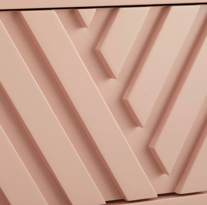 Mesita de noche moderna de color rosa claro de calidad premium con 3 cajones y frentes con textura geométrica para almacenamiento en el dormitorio. - Product Image 4
