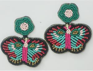 Boucles d'oreilles créoles tendance et élégantes 2025, plaquées or, avec perles de rocaille, broderie artisanale, pour femme, en verre et raphia, fabriquées en Inde - Product Image 4