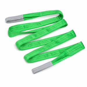 Élingues spécialisées en polyester vert de 2 tonnes avec des sangles durables et à haute résistance pour le levage lourd dans les opérations industrielles - Product Image 1