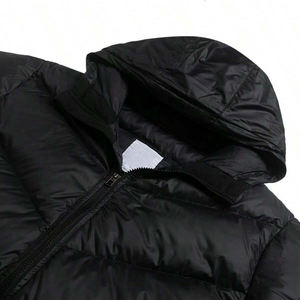 Chaqueta de Plumón con Capucha para Hombre, Negra, Cortavientos, Informal, de Invierno, Corte Regular, Cierre de Cremallera, Color Sólido, Exterior de Poliéster - Product Image 4