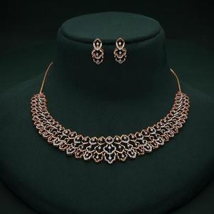 Collier statement en moissanite plaqué argent, taille émeraude, avec motif floral, ensemble de bijoux de mariage unisexe, design de luxe - Product Image 1
