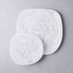 Assiette de service en résine, motif tourbillon, design moderne et luxueux, durable, faite à la main, couleur argent, forme irrégulière pour la cuisine et la maison - Product Image 1